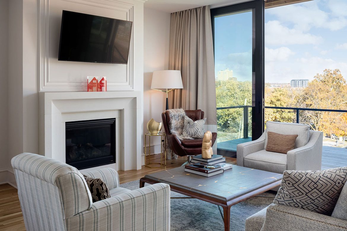 15-1ThompsonPhotography_20201105_2101BelleviewAve,KansasCity,MO